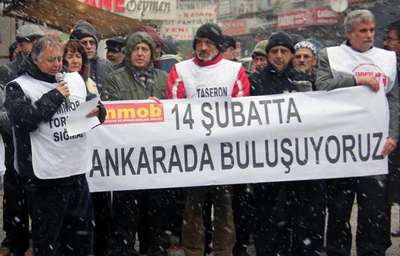 Mimar ve mühendislerden kar yağışı altında torba yasa eylemi