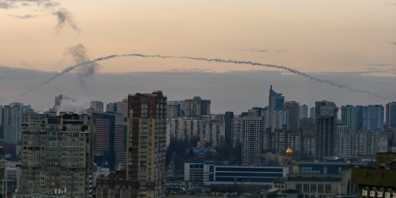 Kiev Belediye Başkanı Kliçko, kentte patlamaların olduğunu duyurdu