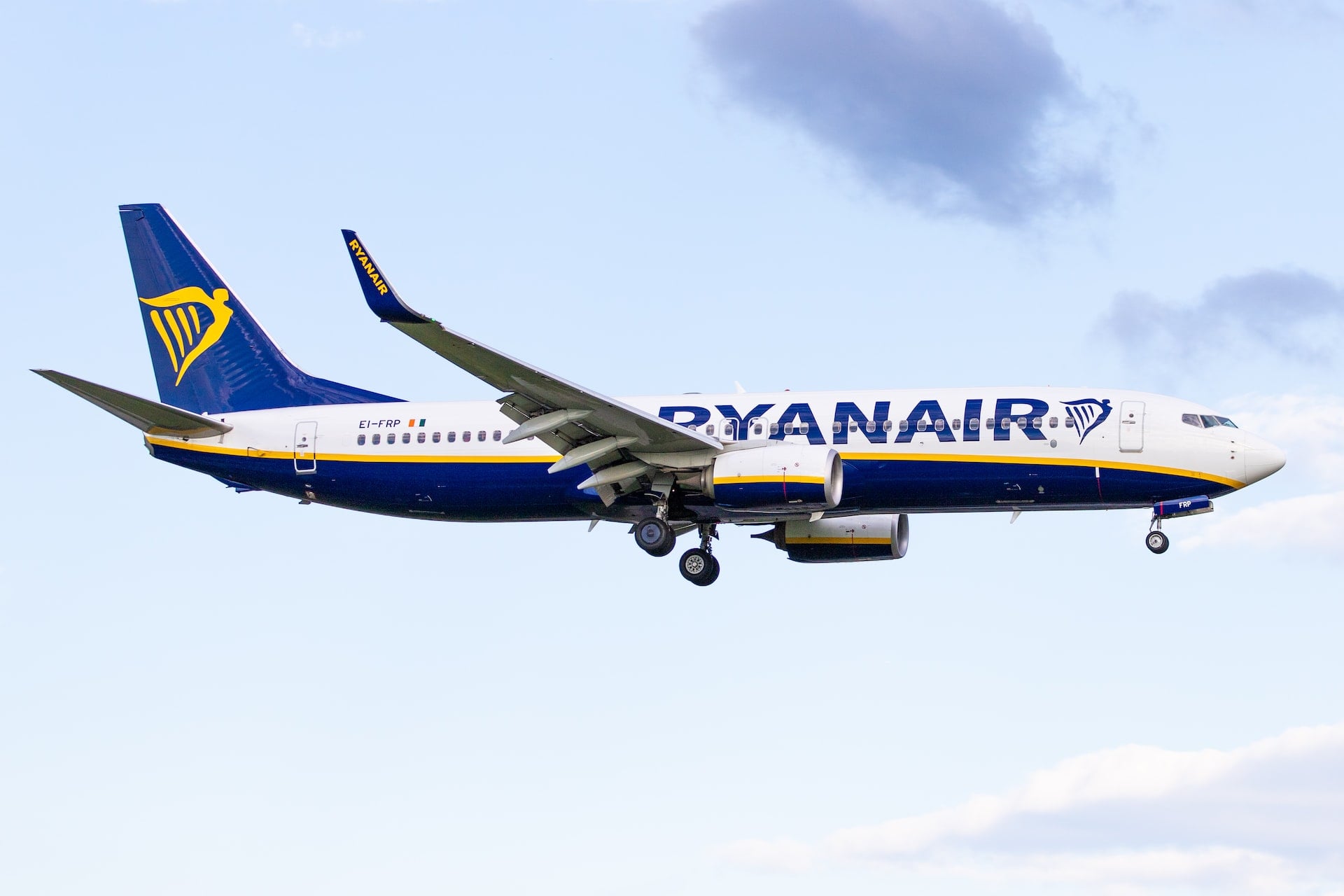 Ryanair çalışanlarının grevi nedeniyle Belçika'da 100'den fazla sefer iptal edildi