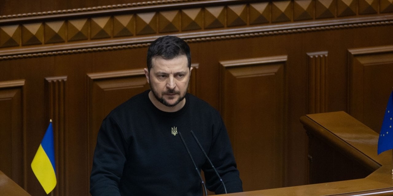 Zelenskiy: Düşman, Donetsk bölgesini ele geçirme çılgın fikrinden vazgeçmedi