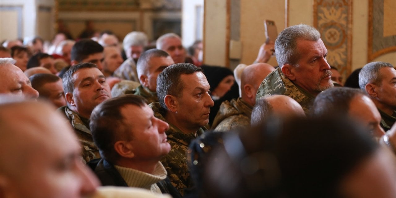 Ukrayna'da Ortodoks Hristiyanlar, Noel'i kutladı