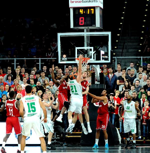 Brose Baskets: 86 - 76 Darüşşafaka