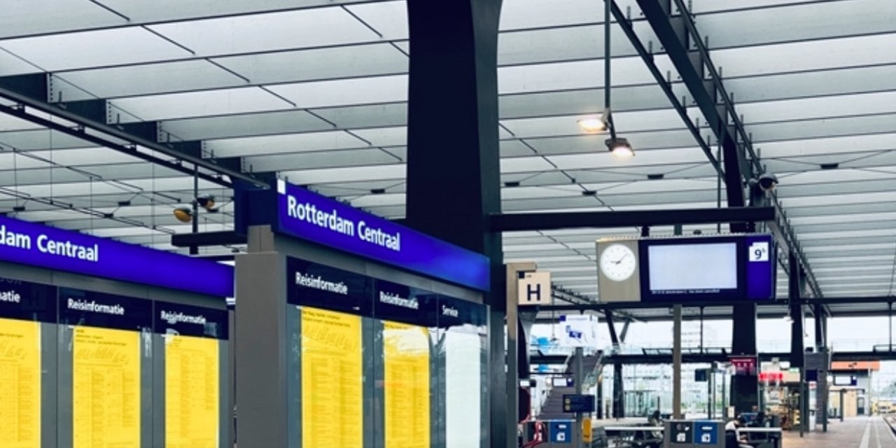Hollanda'da toplu taşıma çalışanları greve gitti