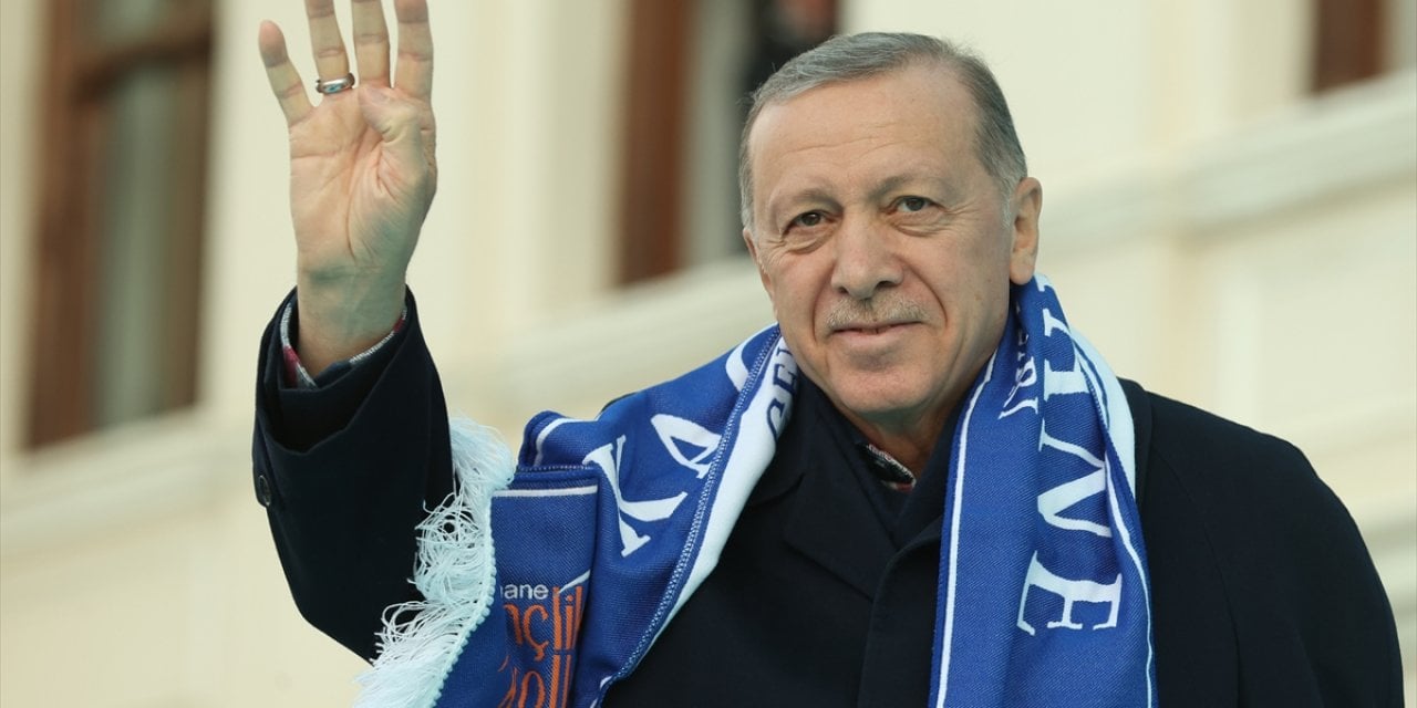 Erdoğan: Paris metrolarının damlarından sular akıyor