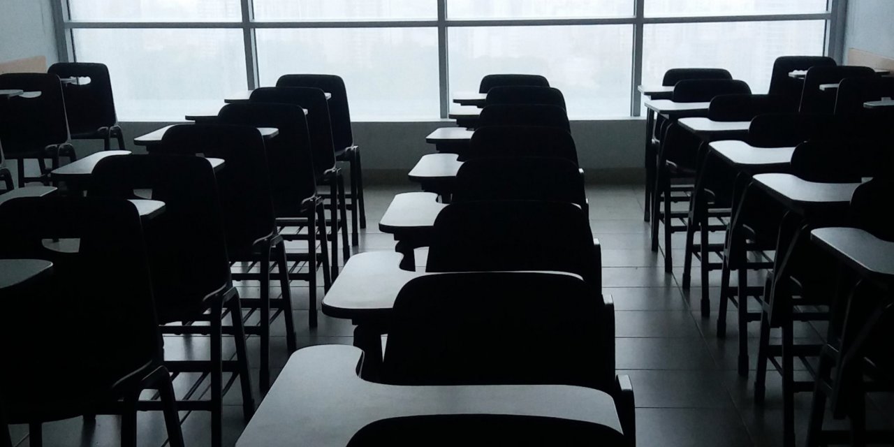 Belçika’da skandal! Öğrencilerine uyuşturucu sattı…