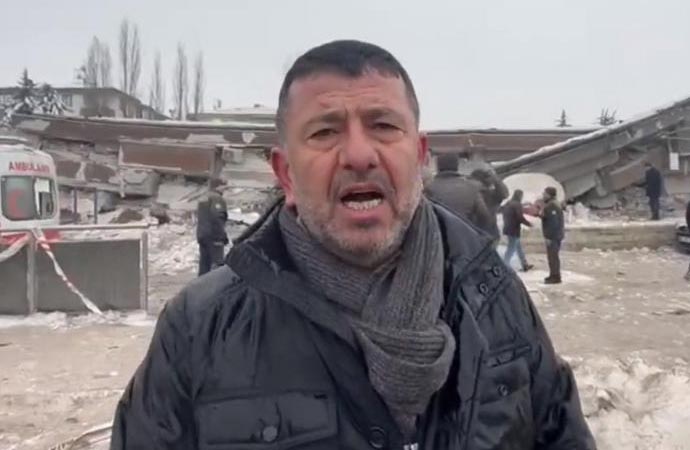 Arama kurtarma ekibi de maalesef enkazın altında kaldı