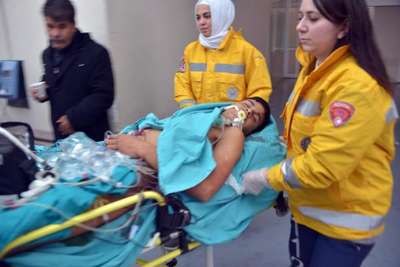 Bıçakla yaralanan genç devriye gezen polis tarafından bulundu