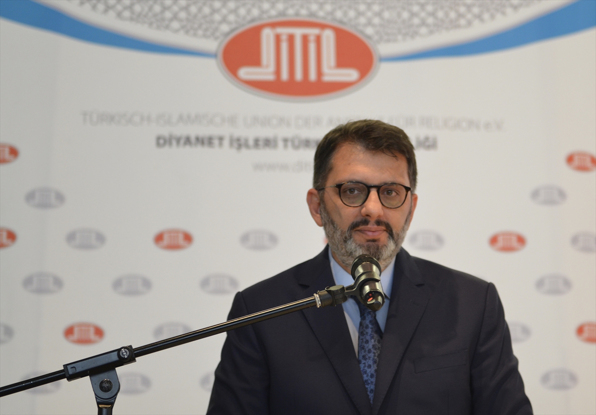 DİTİB Almanya'daki camilerinde cuma günü Kur'an-ı Kerim okutuyor