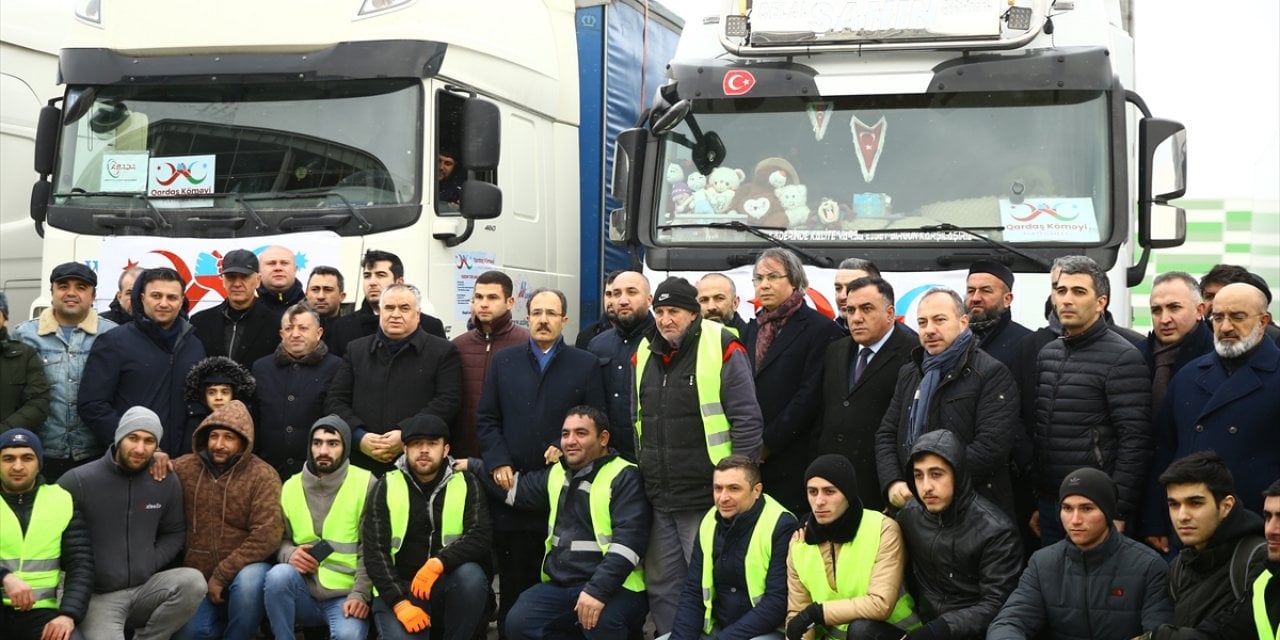 Azerbaycan'dan deprem bölgesine yardımlar sürüyor
