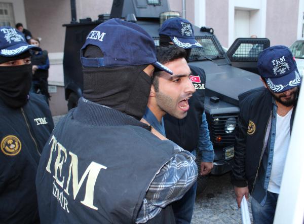 Gurbetçi gençten polise silahlı saldırı