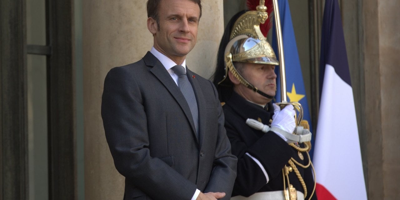 Macron'a saldırı planlayan 3 kişiye hapis cezası