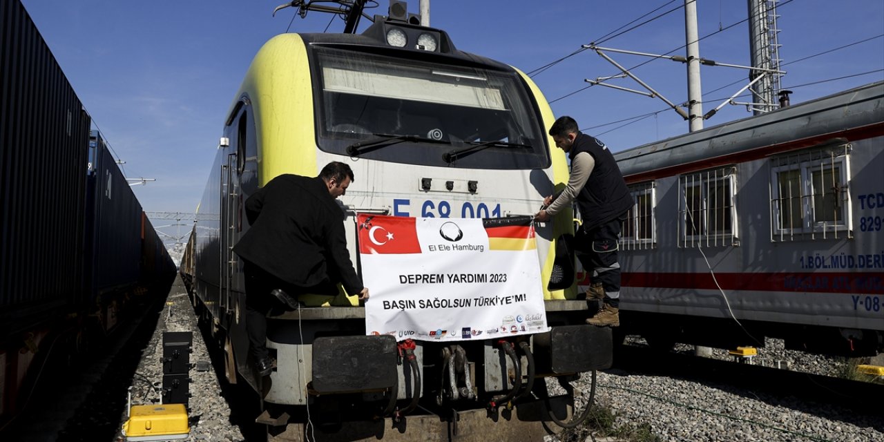 Depremzedeler için Almanya'dan gelen yardım treni İstanbul'a ulaştı