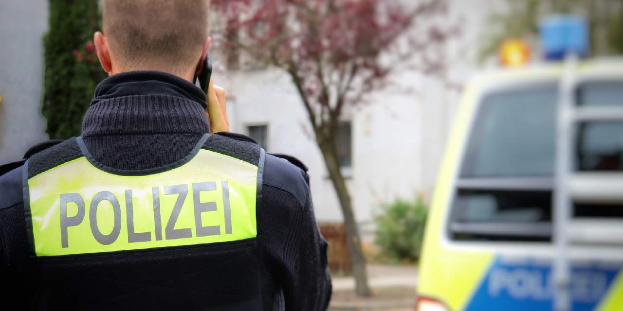 Alman polisi çevreci Son Nesil hareketine operasyon düzenledi