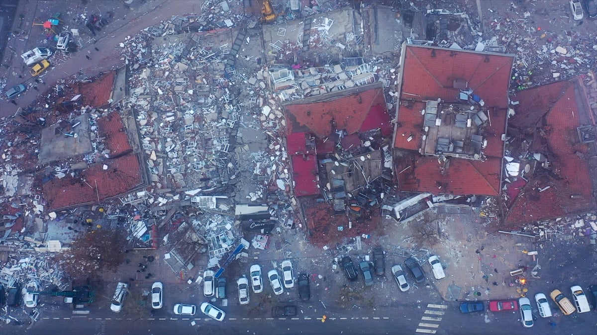 Pazarcıklı gurbetçi  depremzede hemşehrilerinin yardımına koştu