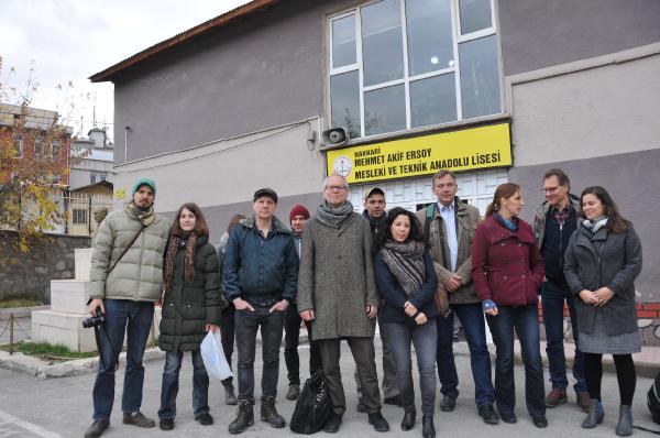 Alman milletvekili, Hakkari'de seçimleri takip ediyor