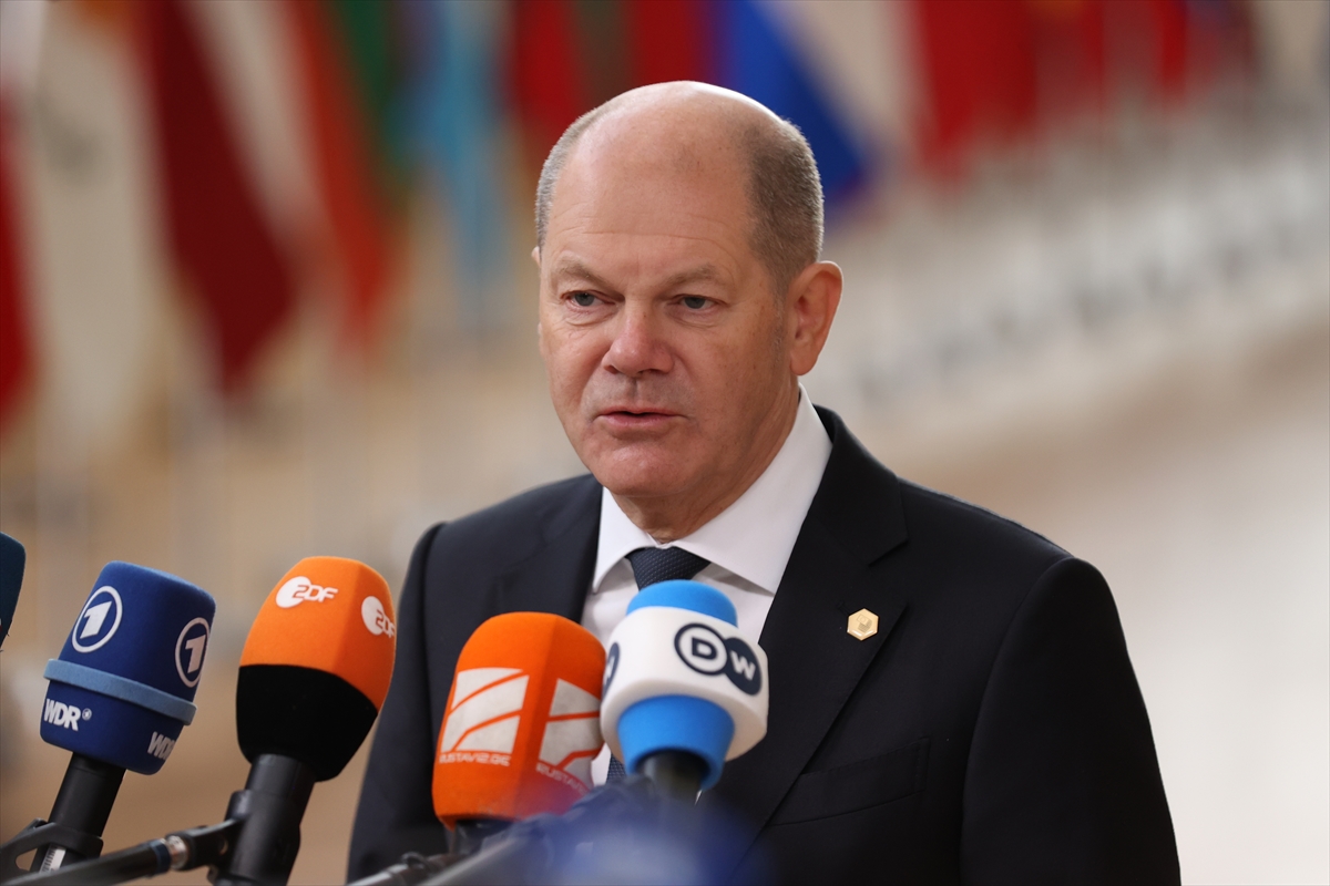 Scholz: 'Dil bilmeye gerek yok, Hint bilgi işlem uzmanlarına vizeyi kolaylaştırmak istiyoruz'