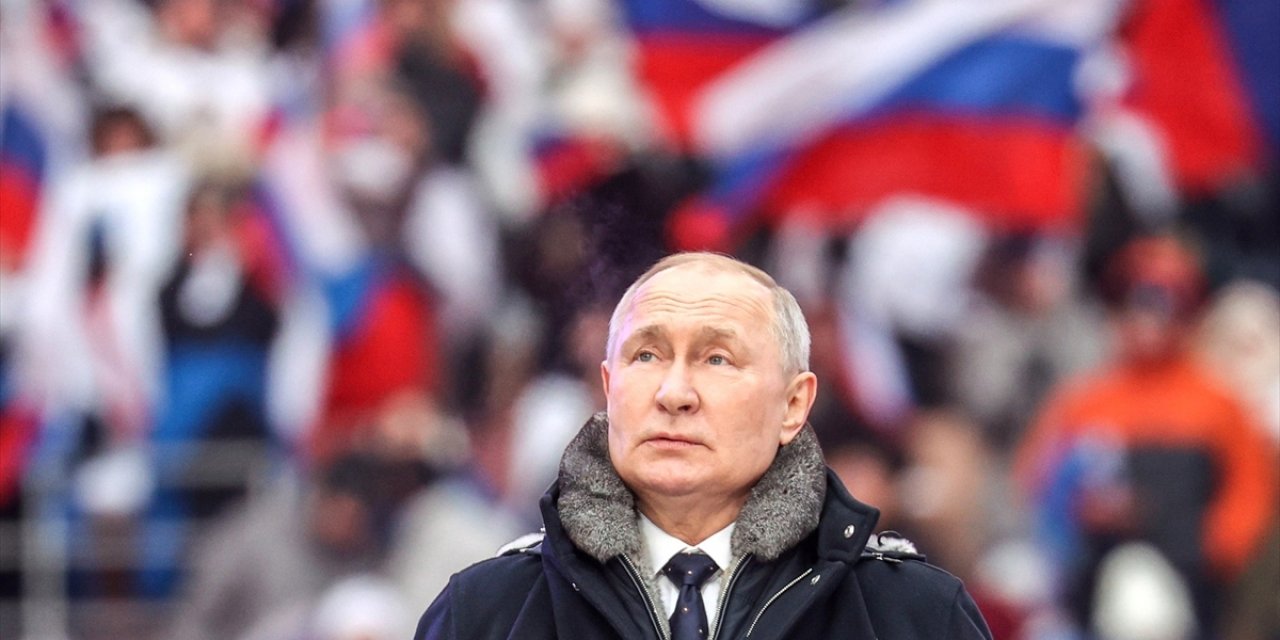 Putin’den ABD’li sinema oyuncusu Steven Seagal’a dostluk nişanı