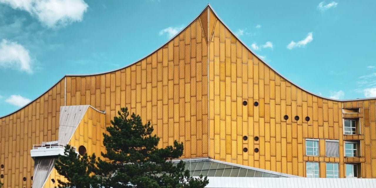 Berlin Filarmoni'de, Türkiye'deki depremzedeler yararına konser