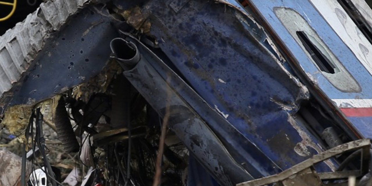 Yunanistan'da tren kazasında ölenlerin sayısı 42'ye yükseldi