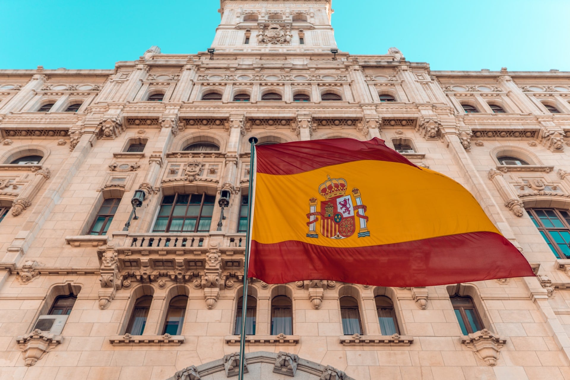 İspanya'da merkezini Madrid'den Amsterdam'a kaydıracak 'Ferrovial' krizi