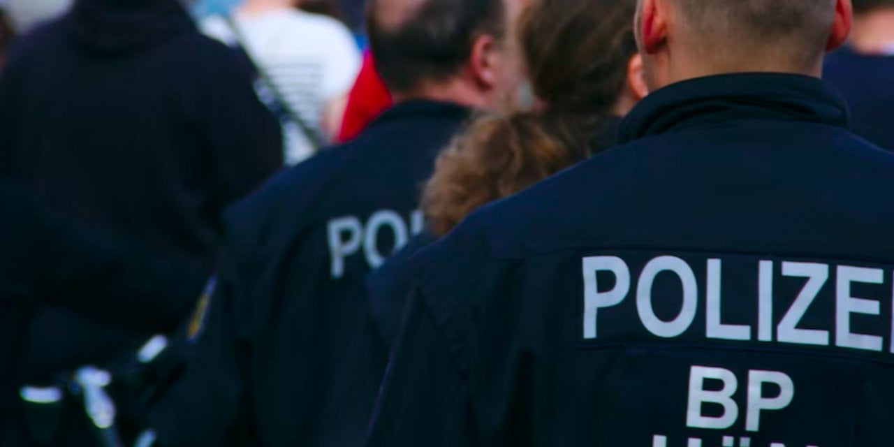 Berlin'de çevrecilerden ulaşım protestosu