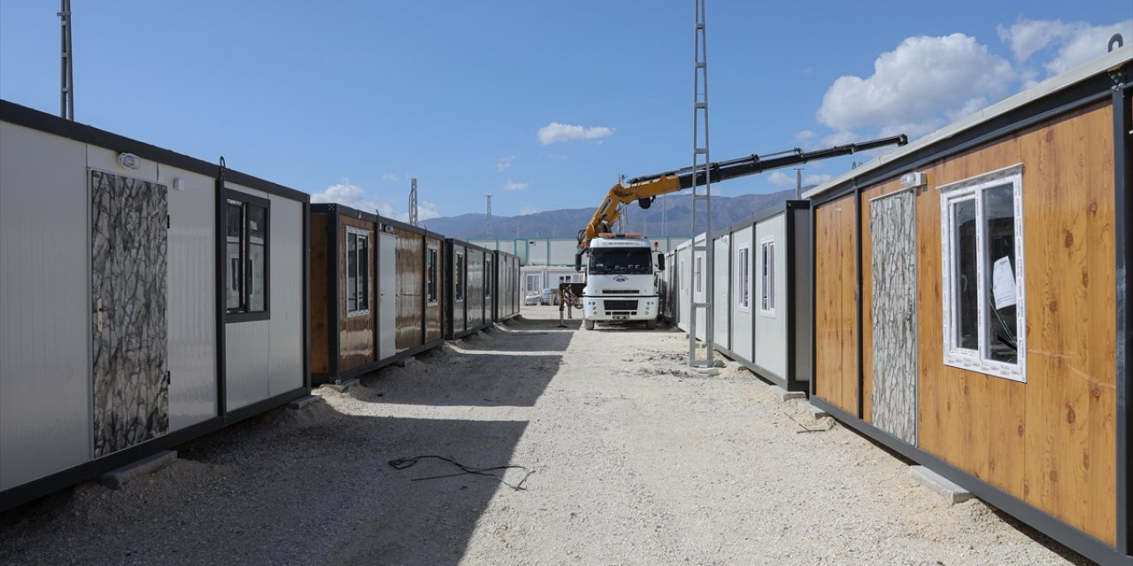 Avrupa'da yaşayan Türklerden Hatay'da depremzedeler için 100 konteynerlik yaşam alanı