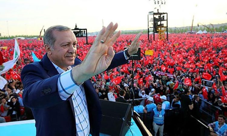 Ak Parti'ye ‘Beraber Yürüdük Biz Bu Yollarda’ cezası