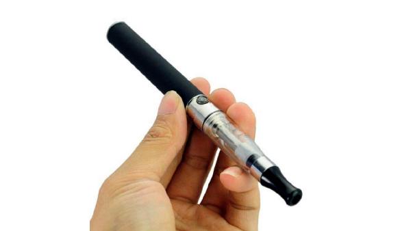 Almanya'da elektronik sigaraya yaş sınırı geliyor
