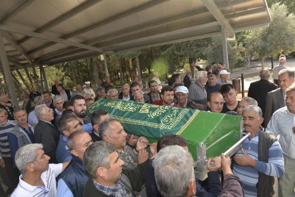 Almanya'da polis kurşunuyla ölen Türk, toprağa verildi
