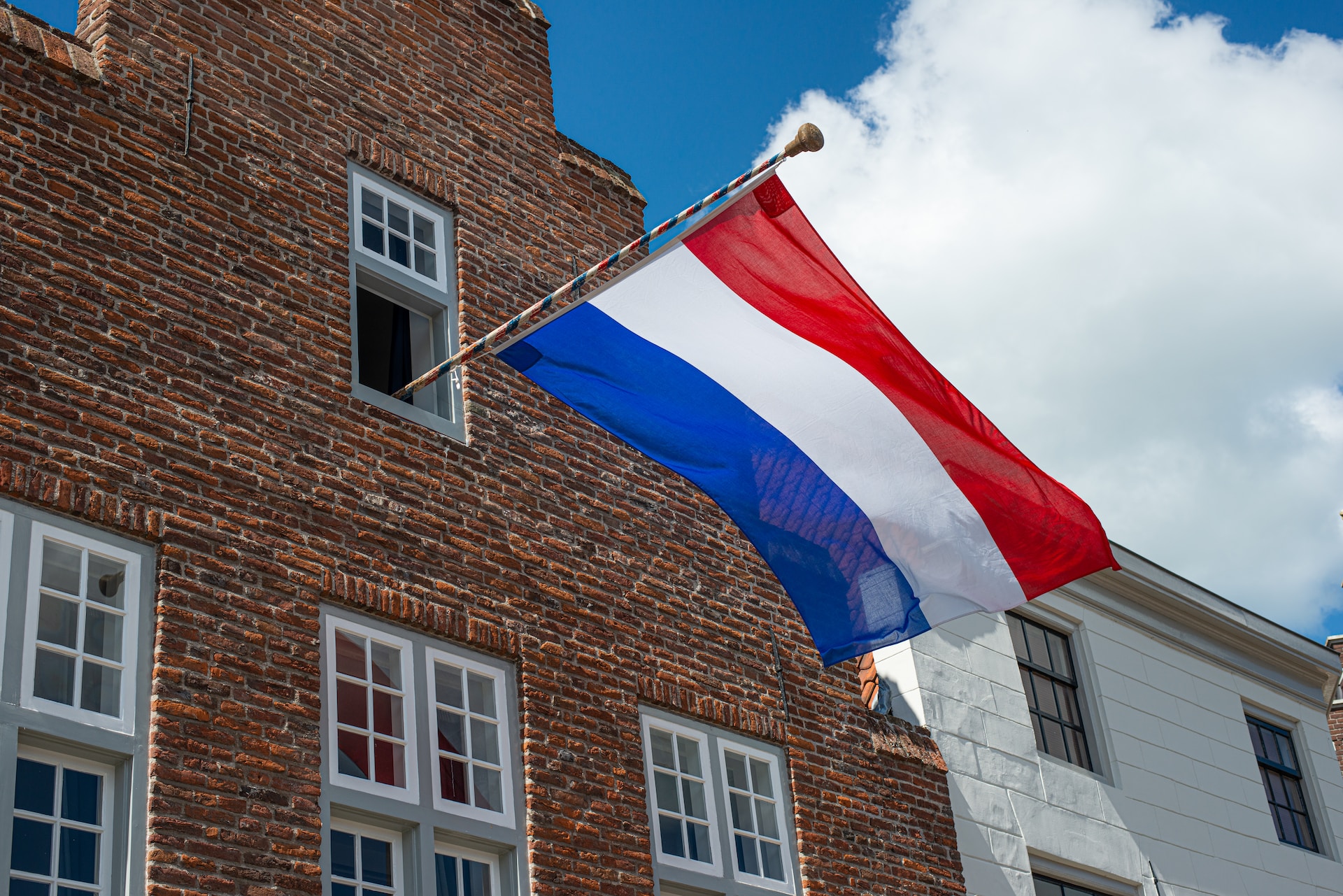 Hollanda'da çevreciler, Eindhoven Havalimanı'nda gösteri düzenledi