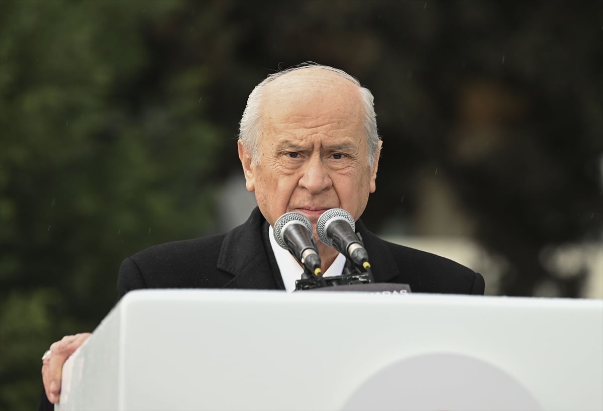 Muhalefetin HÜDA PAR kartını gören Bahçeli elini HDP kartı ile bakın nasıl yükseltti?