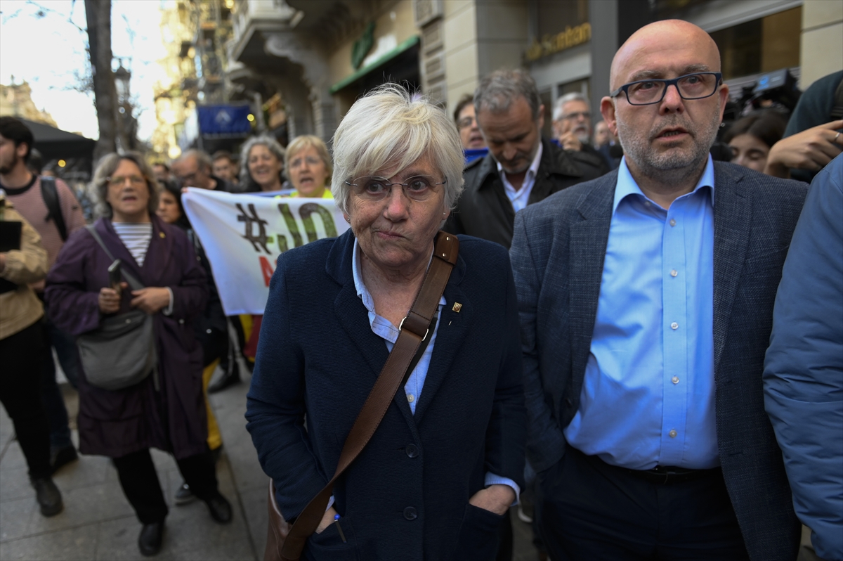 Avrupa Parlamentosu'nun ayrılıkçı parlementeri gözaltına alındı