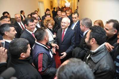 Kılıçdaroğlu'nu Somalı işçiler ve 42 üniversiteden gelen öğrenci kulübü başkanı ziyaret etti