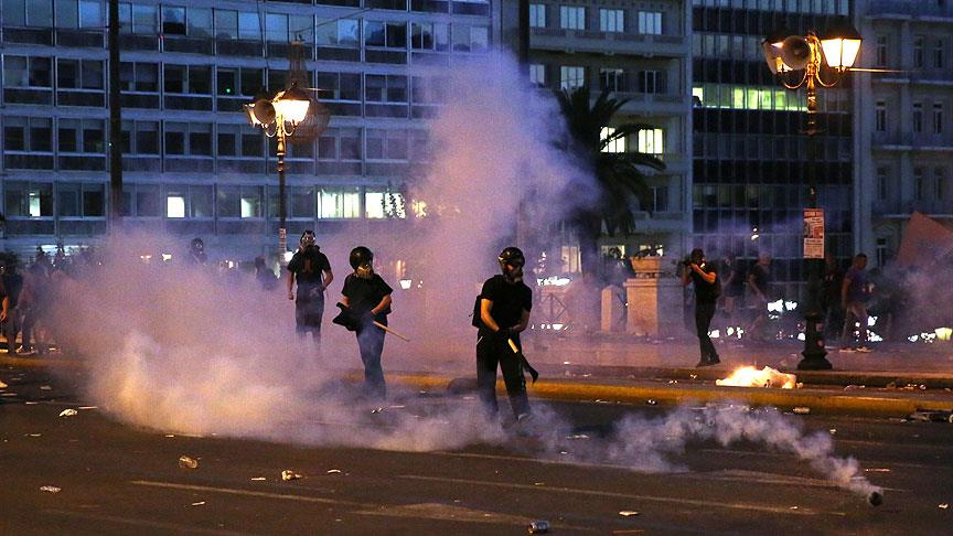 Fransa’da sığınmacılara molotoflu saldırı