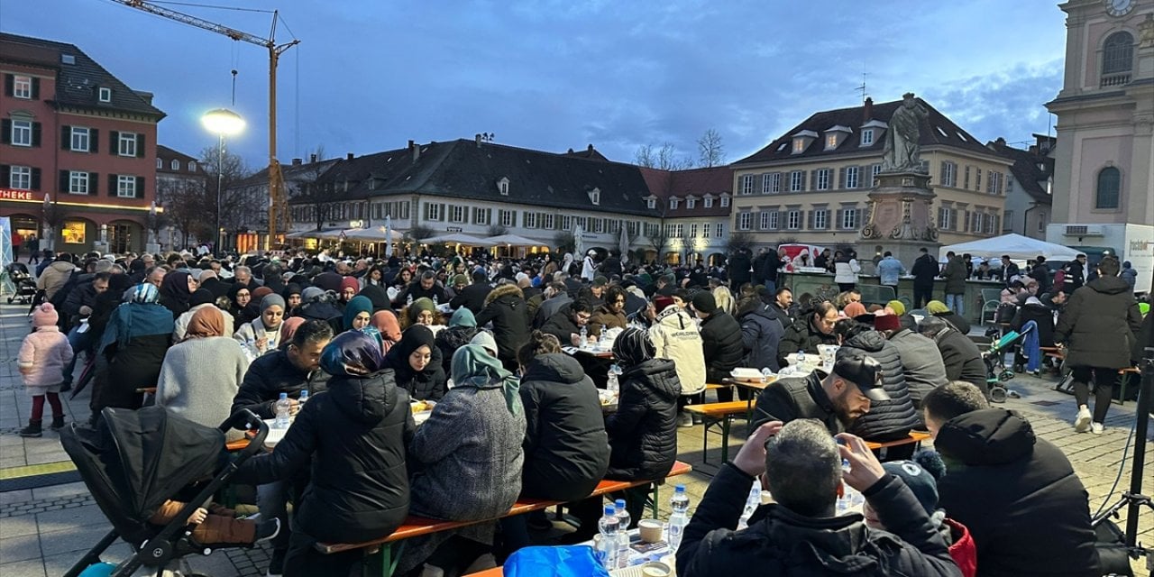 Ludwigsburg'da Müslümanlar ve Almanlar iftarda buluştu