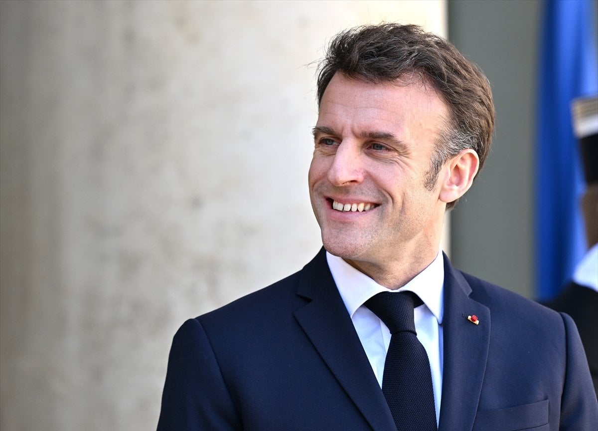 Fransa'da Macron'un Hitler olarak resmedildiği grafiti kaldırıldı