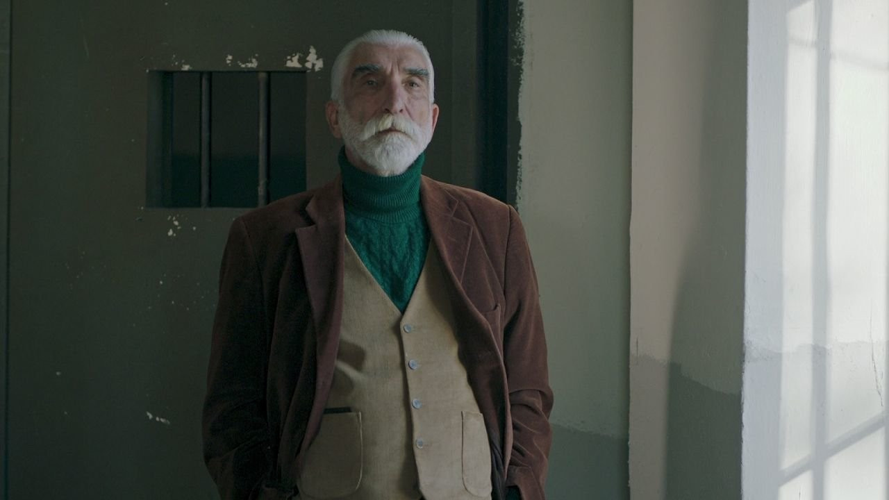Ünlü isimler Türkiye İşçi Partisi'nin saflarına katılmaya devam ediyor... Cezmi Baskın TİP'te!