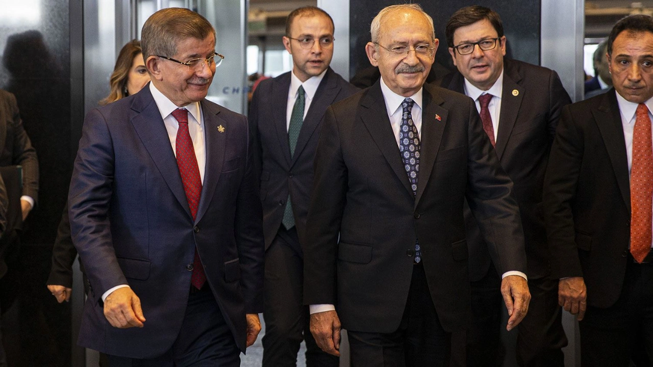 'Kılıçdaroğlu gece yarısı Davutoğlu ile buluştu; konu acil ve önemliydi'