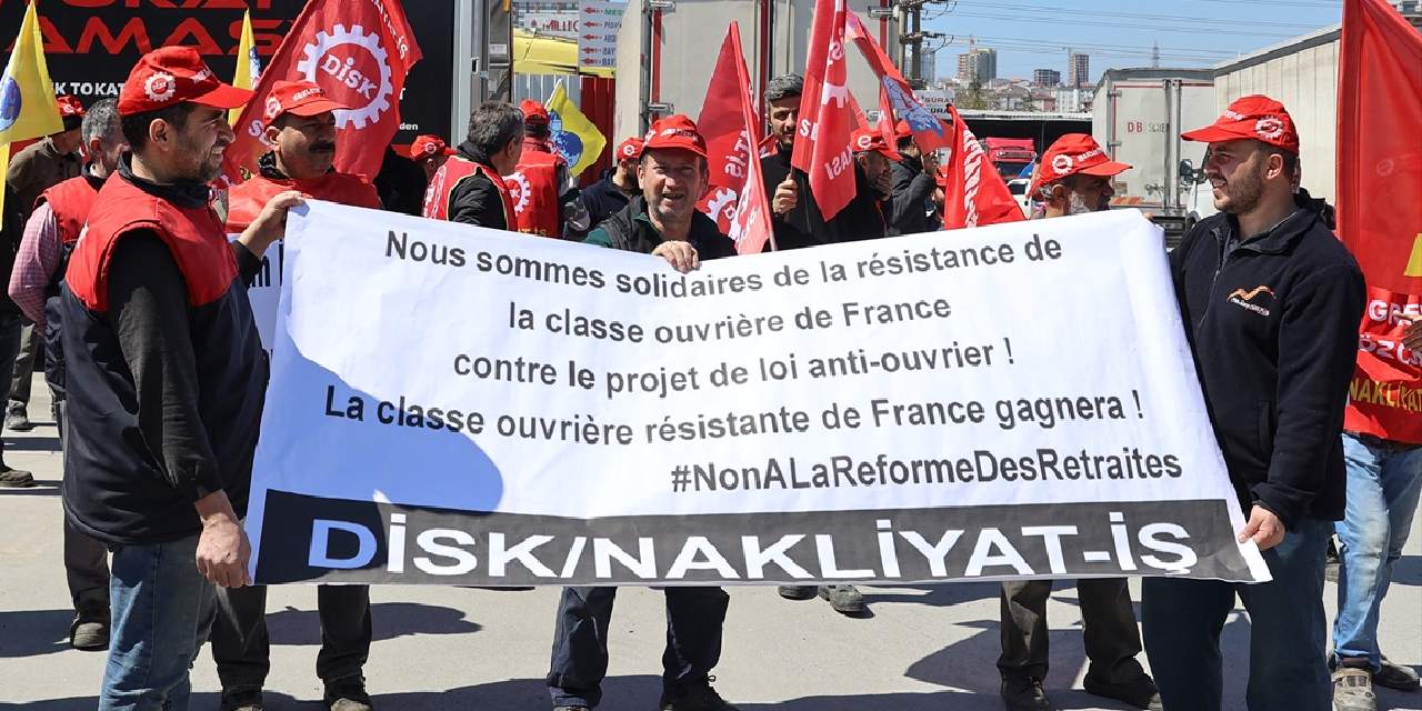 Fransa'daki tartışmalı emeklilik reformu yasalaştı