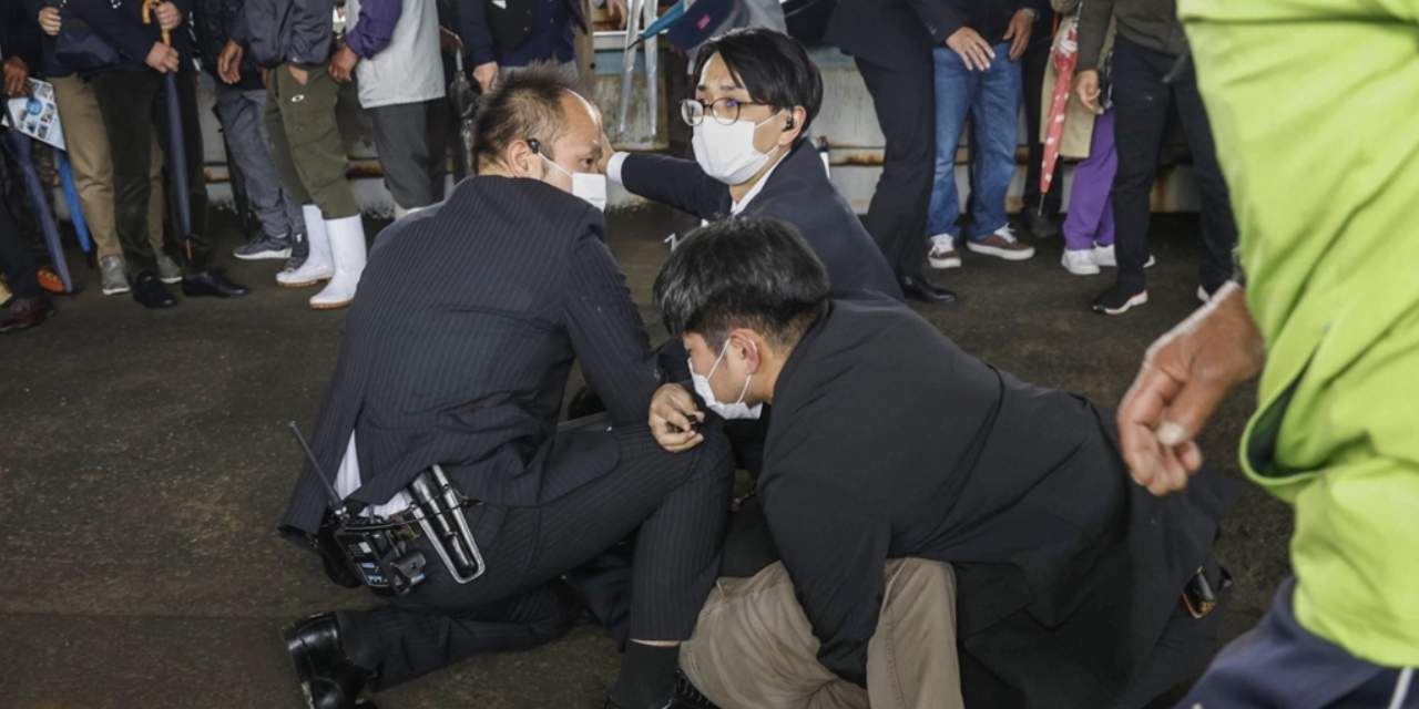 Japonya başbakanı  Kişida Fumio'ya bombalı saldırı