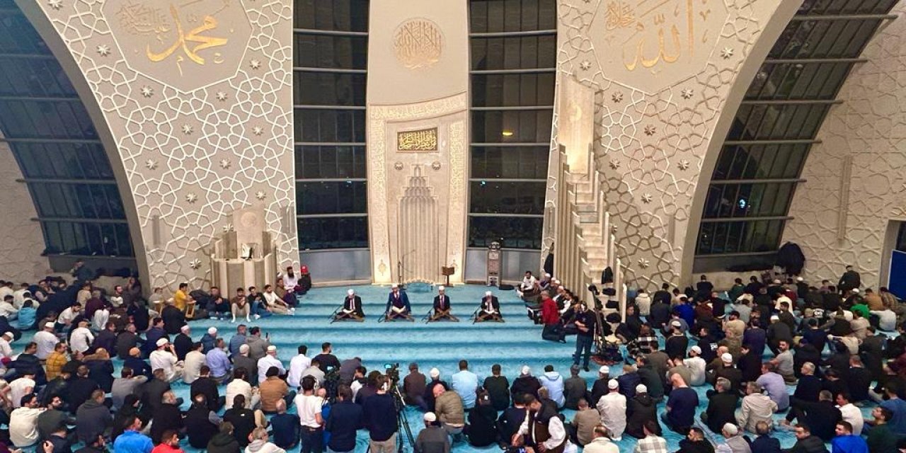 Almanya'da Kadir Gecesi idrak edildi