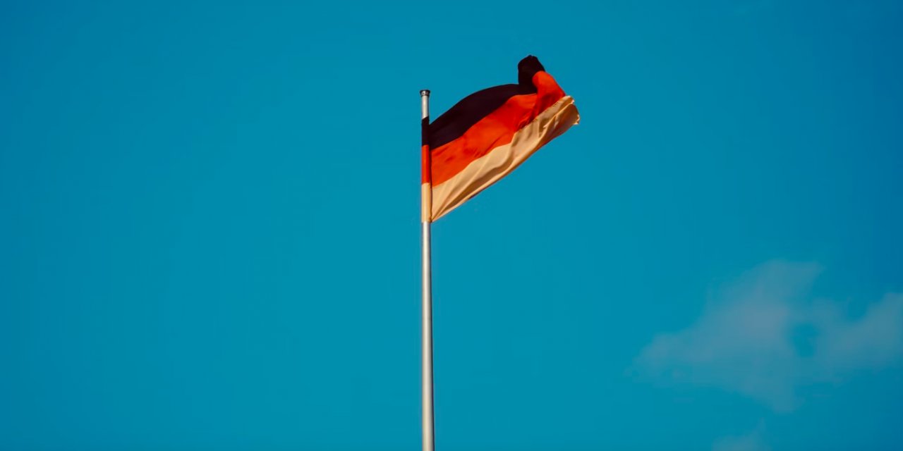 Almanya'da yatırımcı güveni nisanda geriledi