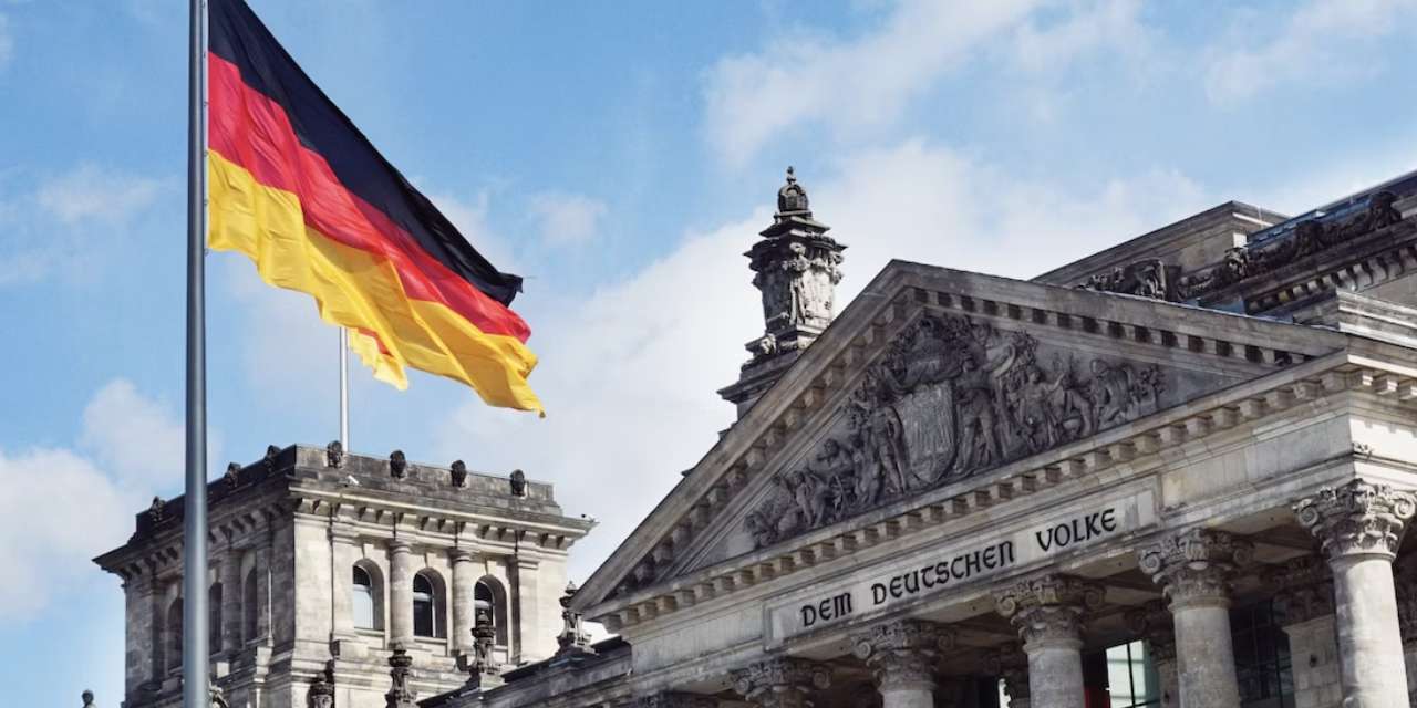 Çevreciler, Berlin'de Alman hükümetinin iklim politikasını protesto etti