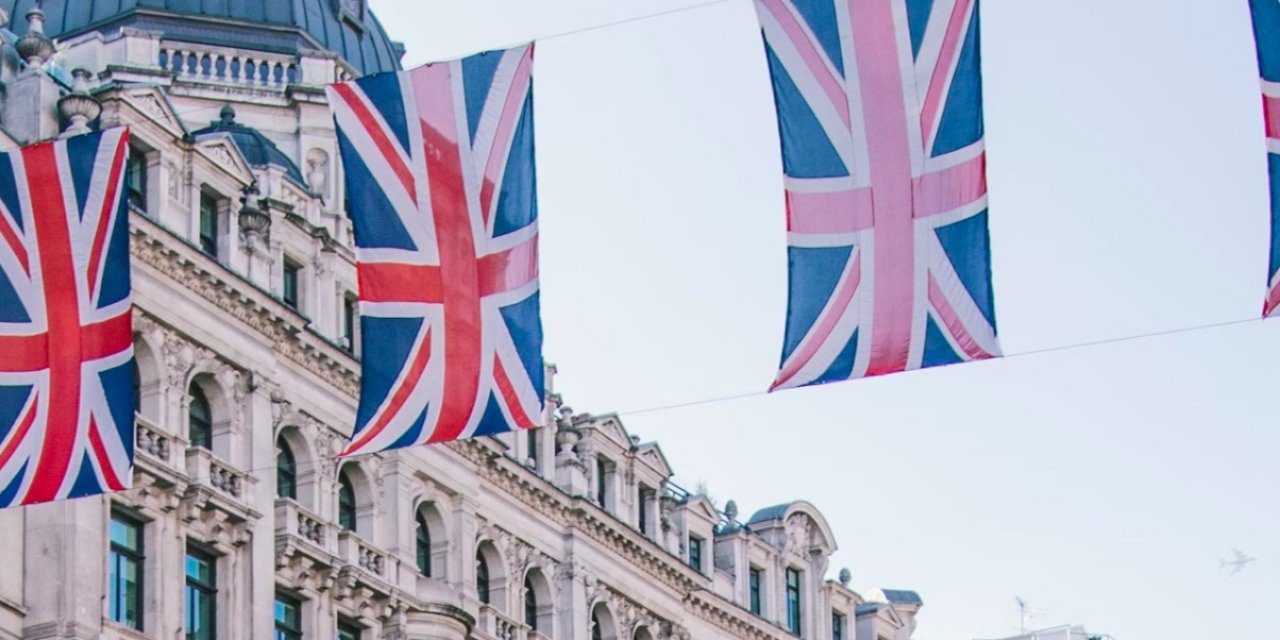 Londra'da binlerce kişi, çevre ve iklim konularına dikkati çekmek için toplandı