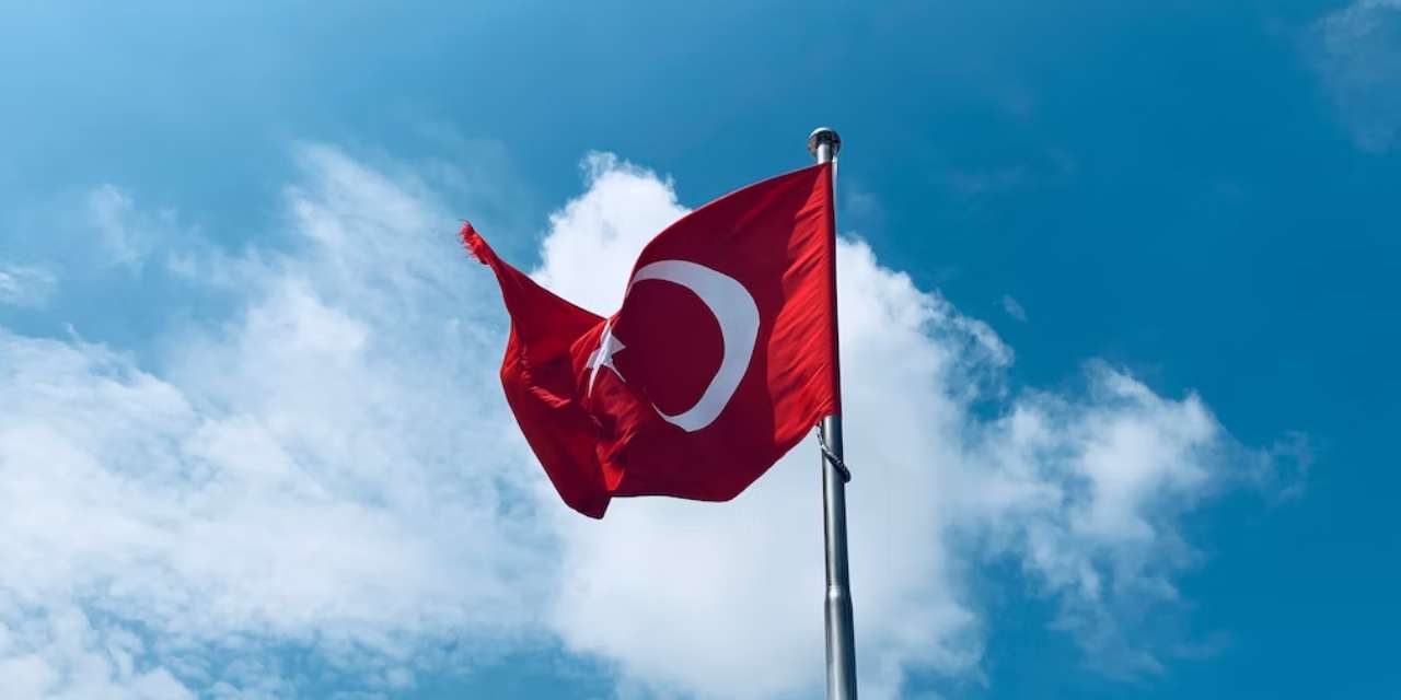 Sudan'daki Türk vatandaşlarının tahliyesi başladı