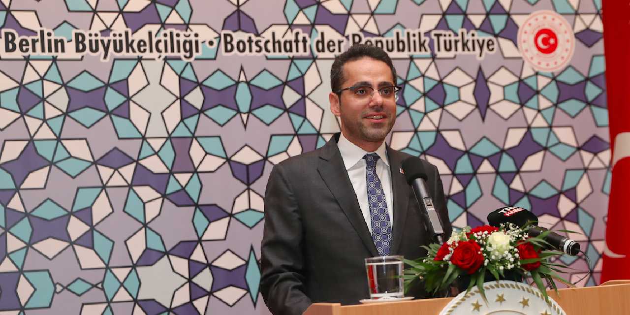 Dışişleri Bakan Yardımcısı Serim Berlin'de konuştu