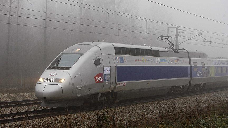 Fransa'da hızlı tren raydan çıktı: En az 5 ölü