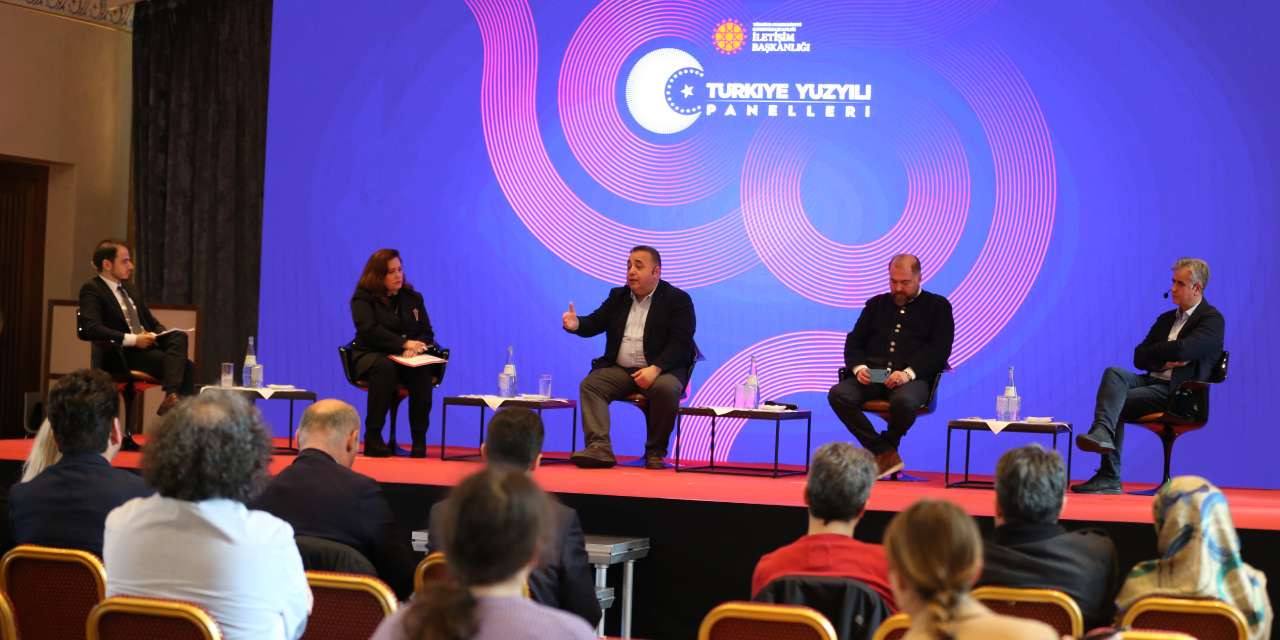 Hamburg'ta "Türkiye Yüzyılı" panel serisinin 3'üncüsü düzenlendi