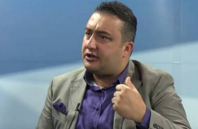 Ozan Bingöl: TİP’ten adaylığımı açıkladım, 24 saat geçmeden eşimin MEB’deki görevine son verildi