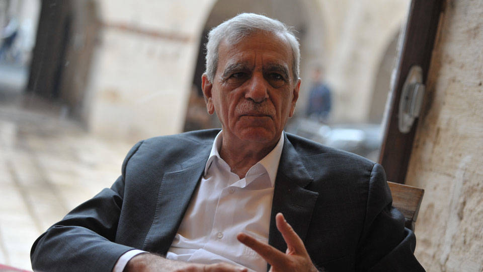 "İktidar partisi kaybedeceğini anladı, İmralı'ya heyet gönderdi"